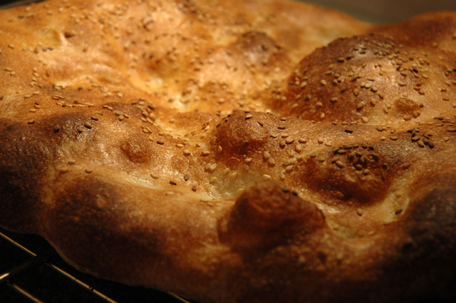 Noon Barbari – Fladenbrot nach türkischer Art | der brotdoc