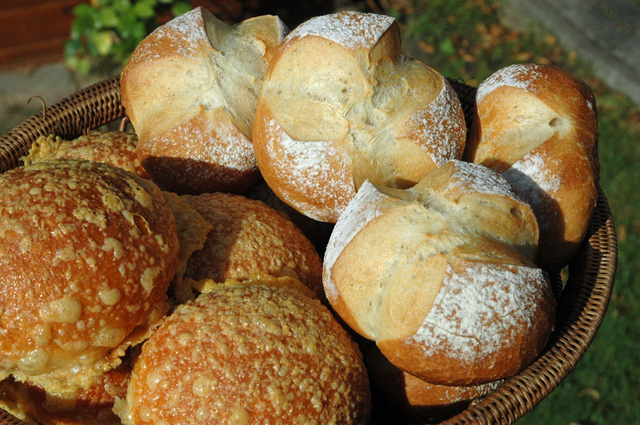 Feine Frühstücksbrötchen mit langer kalter Führung • Brotbackforum ...