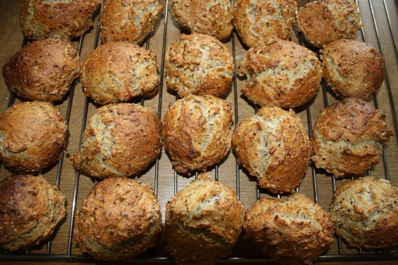 Rustikale Körner-Brötchen • Brotbackforum - Die Hobbybäckerei