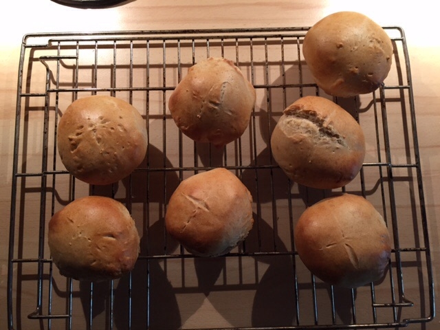 Brötchen in weniger als 2 Stunden • Brotbackforum - Die Hobbybäckerei